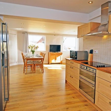 Whitby Spacious Rugby Field Cottage With Off-Street Parking And Ev Fast Point For Electric Cars Екстер'єр фото