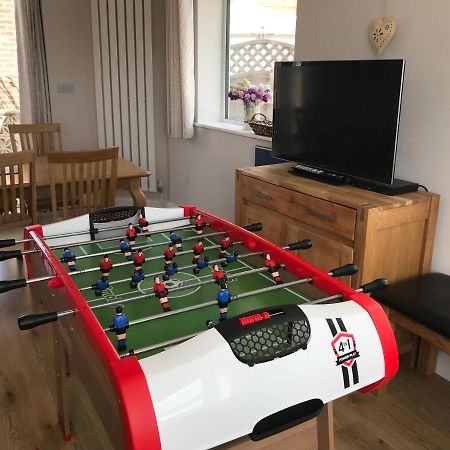 Whitby Spacious Rugby Field Cottage With Off-Street Parking And Ev Fast Point For Electric Cars Екстер'єр фото