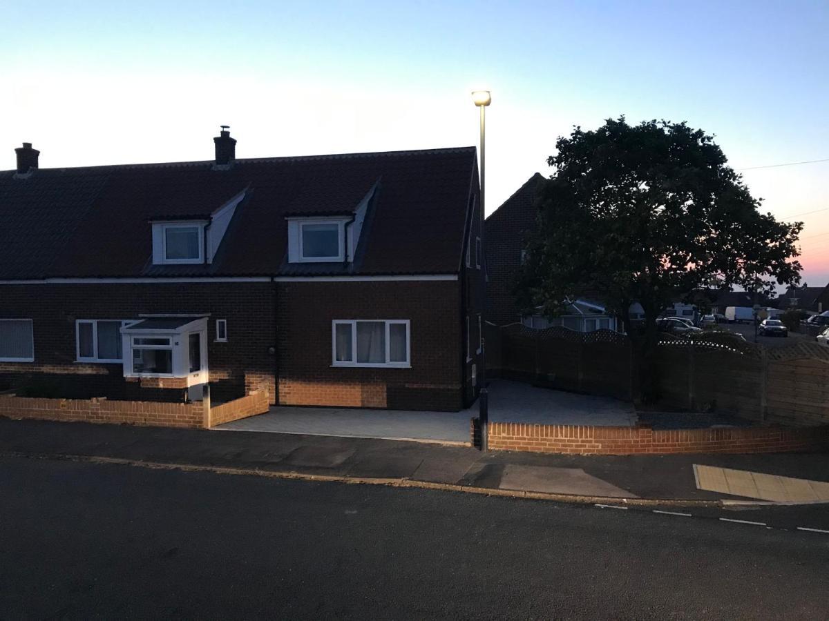 Whitby Spacious Rugby Field Cottage With Off-Street Parking And Ev Fast Point For Electric Cars Екстер'єр фото