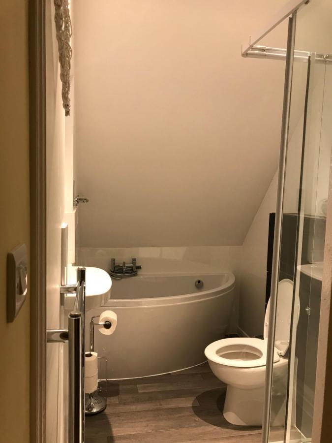Whitby Spacious Rugby Field Cottage With Off-Street Parking And Ev Fast Point For Electric Cars Екстер'єр фото