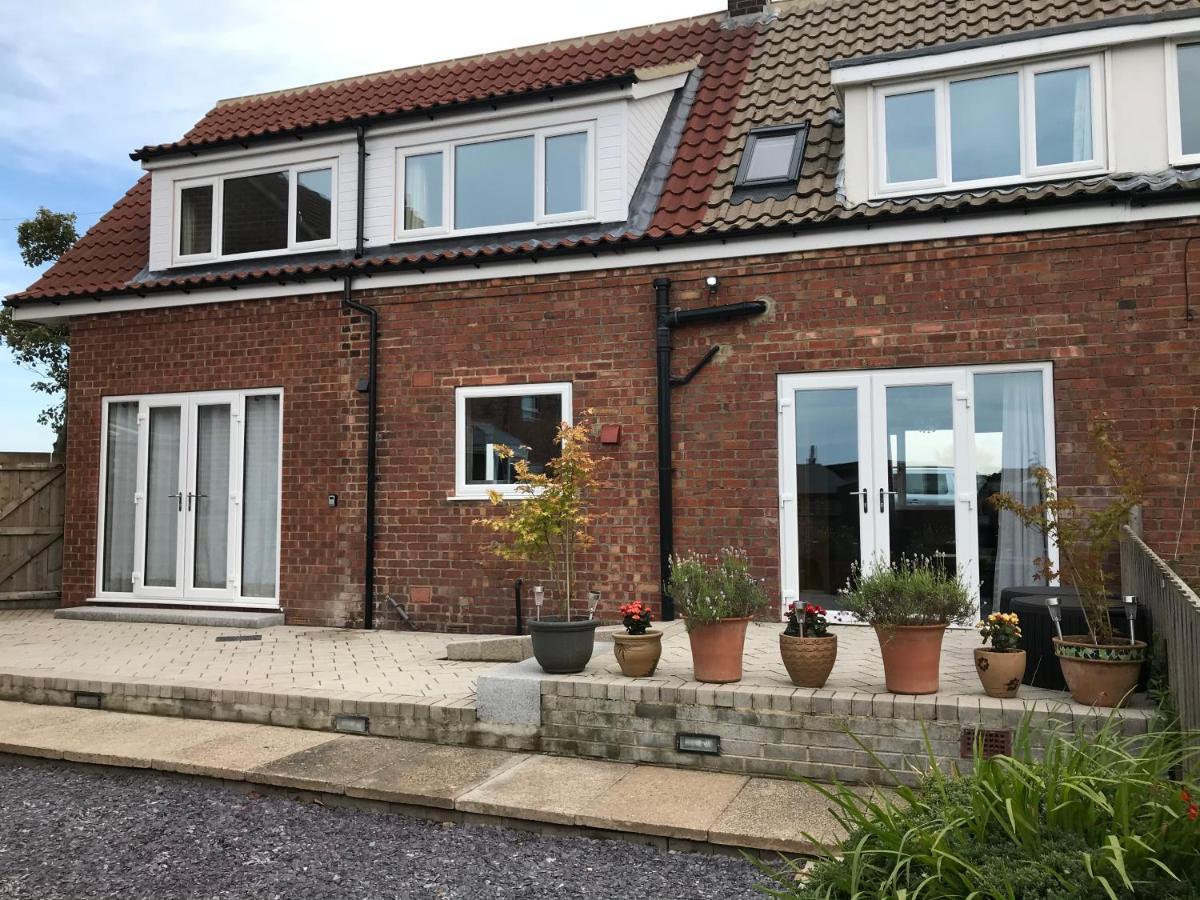 Whitby Spacious Rugby Field Cottage With Off-Street Parking And Ev Fast Point For Electric Cars Екстер'єр фото