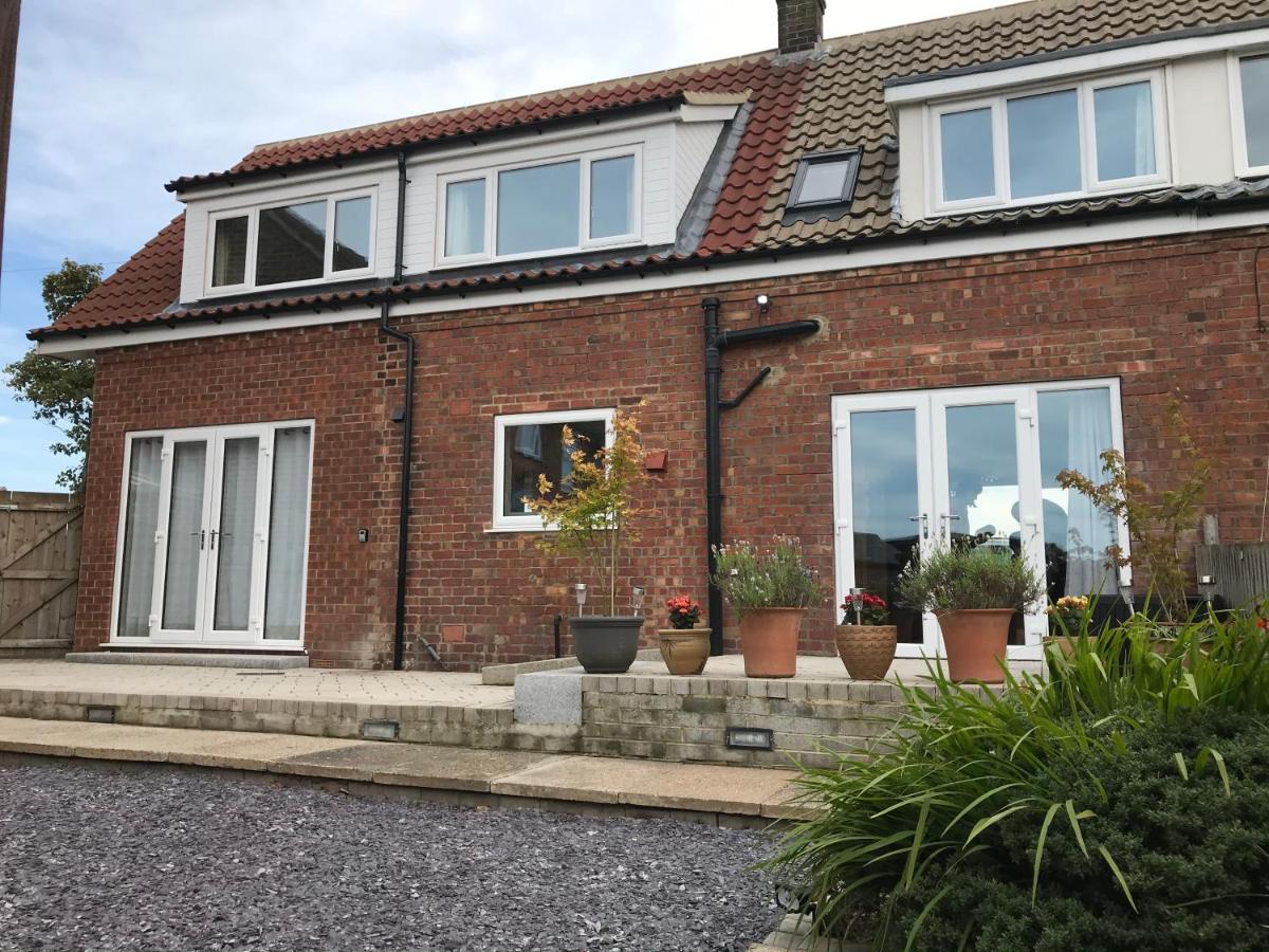 Whitby Spacious Rugby Field Cottage With Off-Street Parking And Ev Fast Point For Electric Cars Екстер'єр фото
