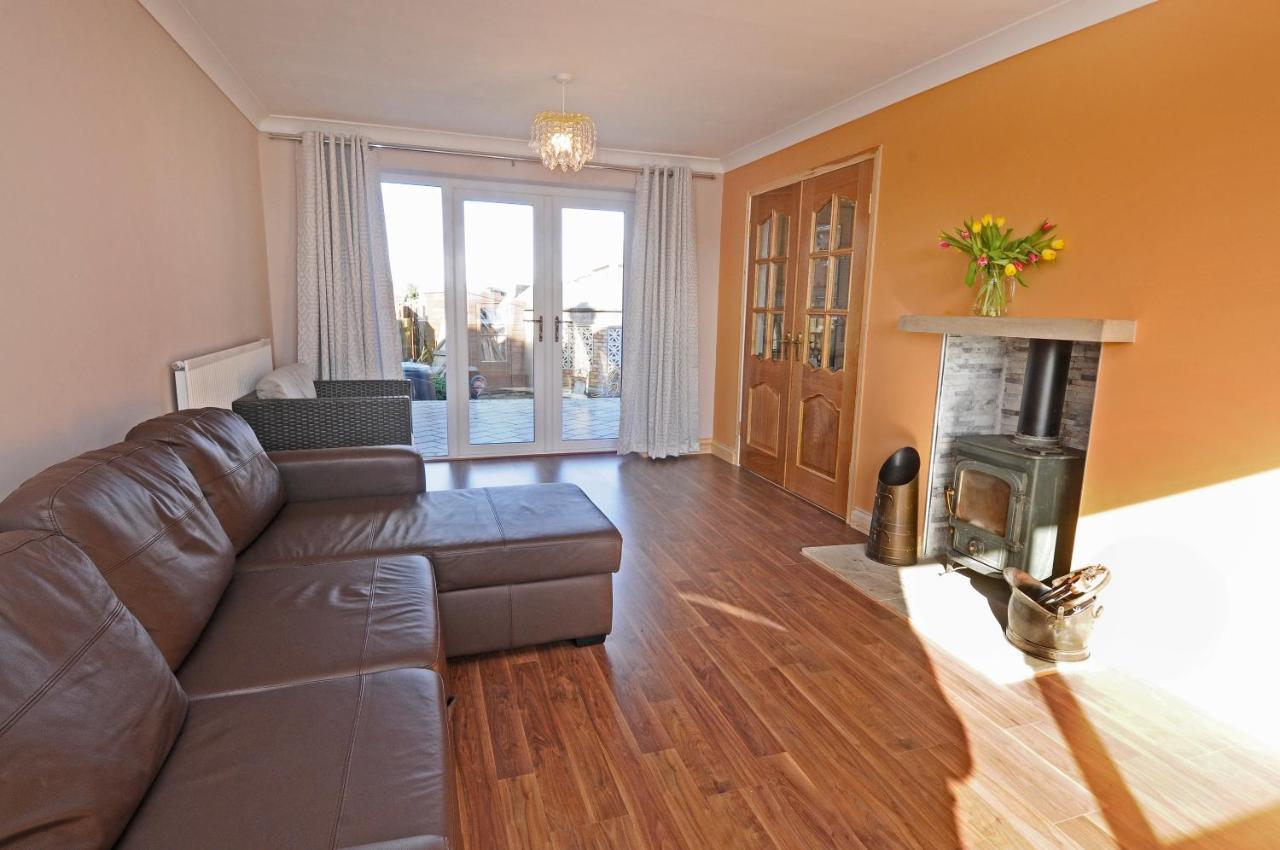 Whitby Spacious Rugby Field Cottage With Off-Street Parking And Ev Fast Point For Electric Cars Екстер'єр фото