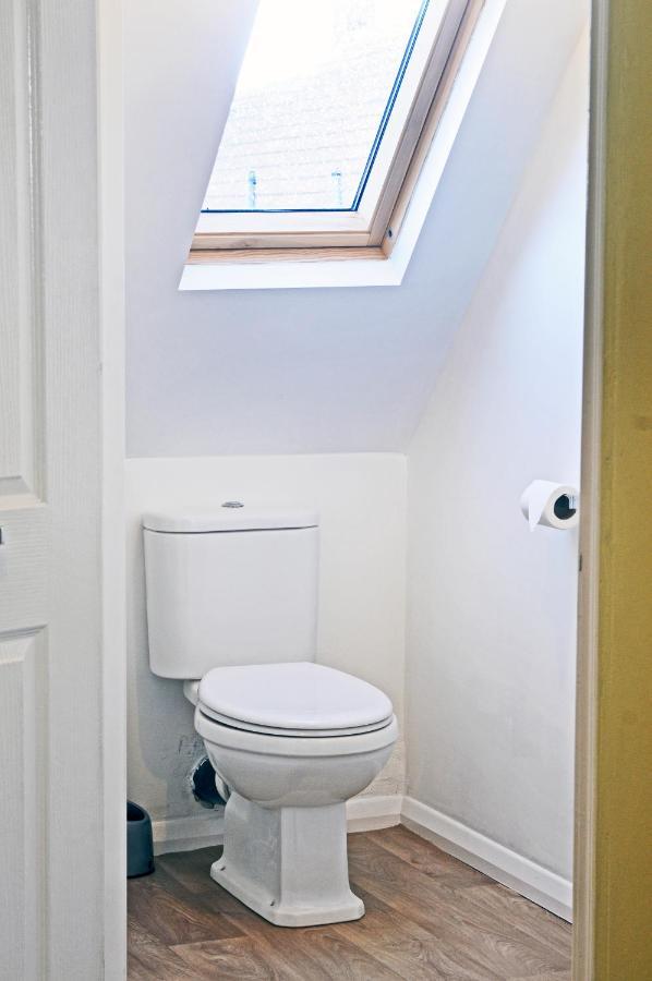 Whitby Spacious Rugby Field Cottage With Off-Street Parking And Ev Fast Point For Electric Cars Екстер'єр фото