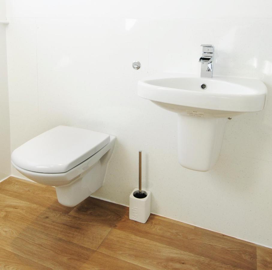 Whitby Spacious Rugby Field Cottage With Off-Street Parking And Ev Fast Point For Electric Cars Екстер'єр фото