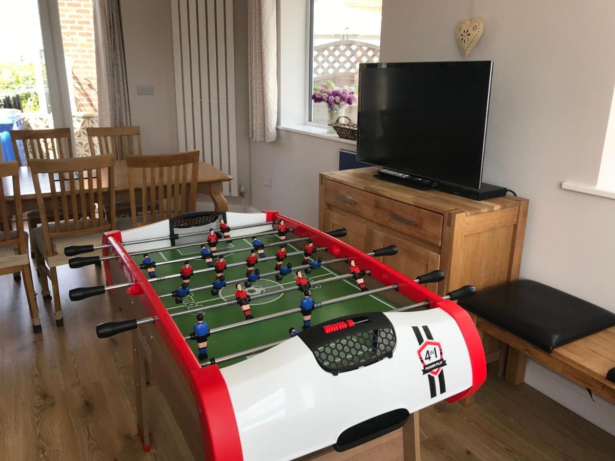 Whitby Spacious Rugby Field Cottage With Off-Street Parking And Ev Fast Point For Electric Cars Екстер'єр фото